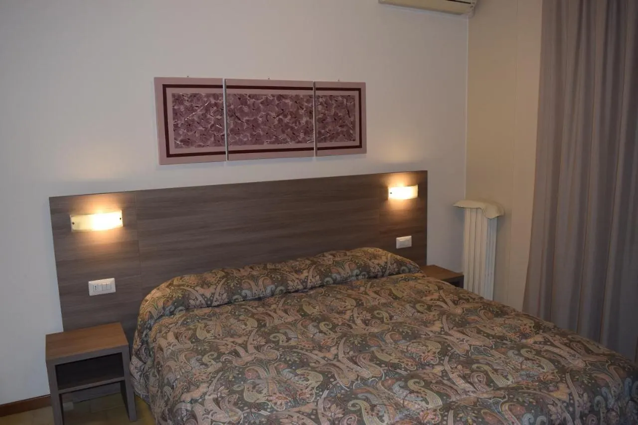 Hotel Pilotto Peschiera del Garda 2*,